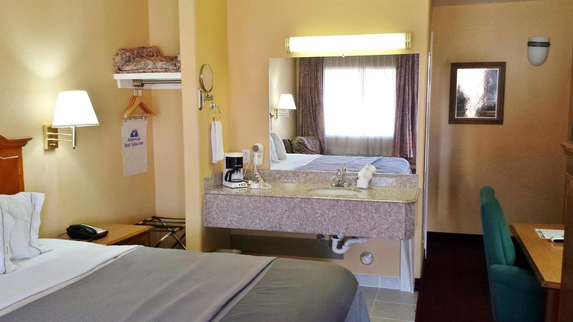 Baymont By Wyndham Socorro Motel Екстериор снимка